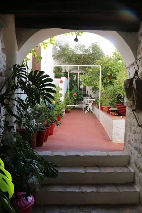 Christina'S Stone House Apartment Hydra  Exterior foto